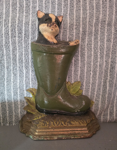 Painted cast iron cat green - cast,
