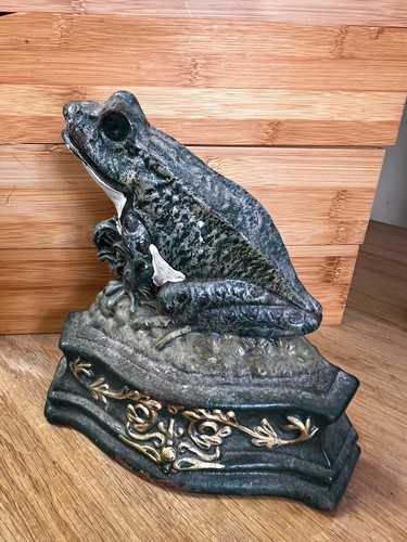 Frog doorstop cast - frog, iron
