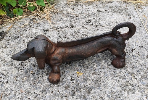 Vintage cast iron dachshund - cast,