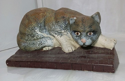 Vintage painted cast iron cat - painted,