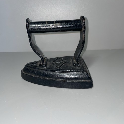 Cast iron no4 doorstop - iron,