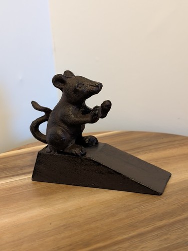 Cast iron mouse standing door - cast,