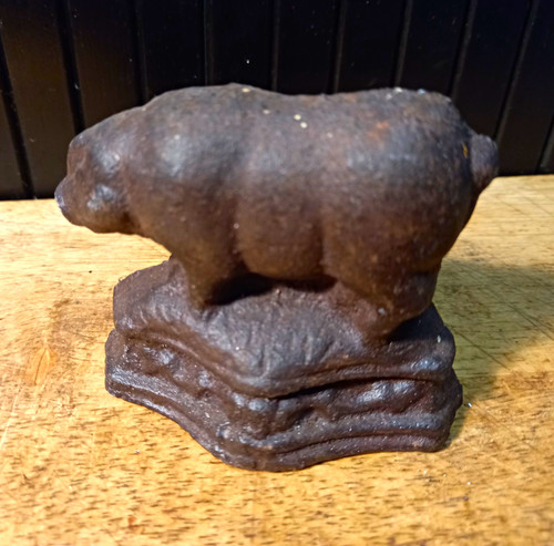 Cast iron pig doorstop - cast,